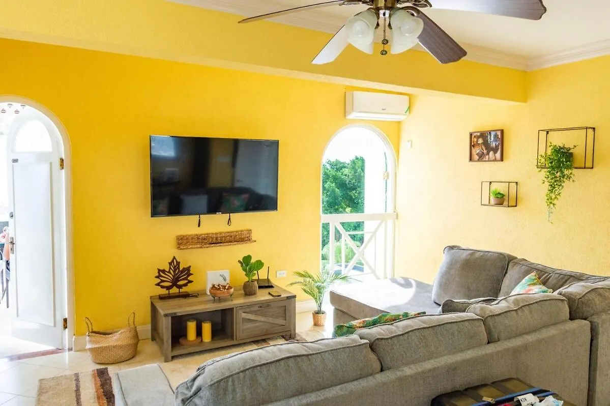 Casa de Férias Columbus Heights Hideaway -Stunning Oceanview Condo Ocho Rios Jamaica