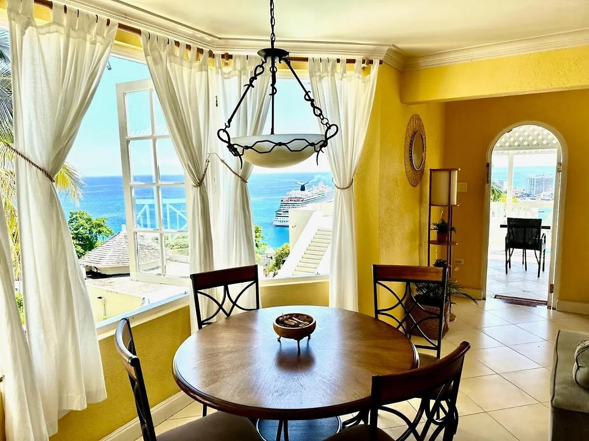 Columbus Heights Hideaway -Stunning Oceanview Condo Ocho Rios 0*,