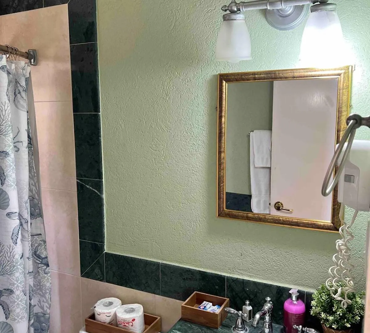 Columbus Heights Hideaway -Stunning Oceanview Condo Ocho Rios
